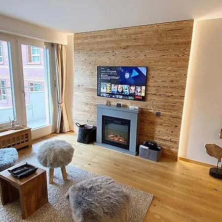 Jaegerstil, 70m2, Zentral, 1 Parkplatz - Re31 Appartement